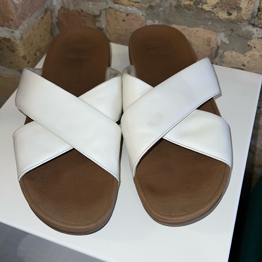 FitFlop Lulu Criss Cross White and Brown Wedge Sandals Slides Women’s size 10